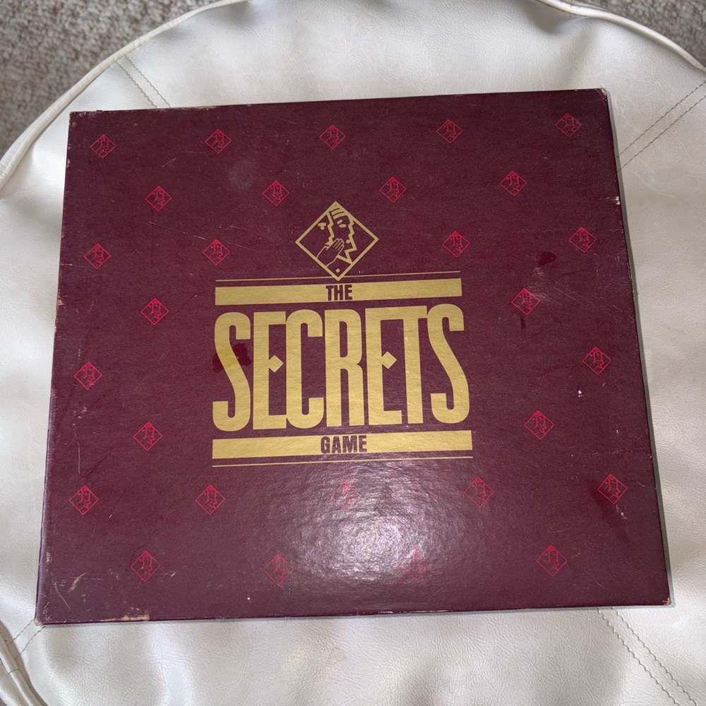 1987 Milton Bradley The Secrets Game